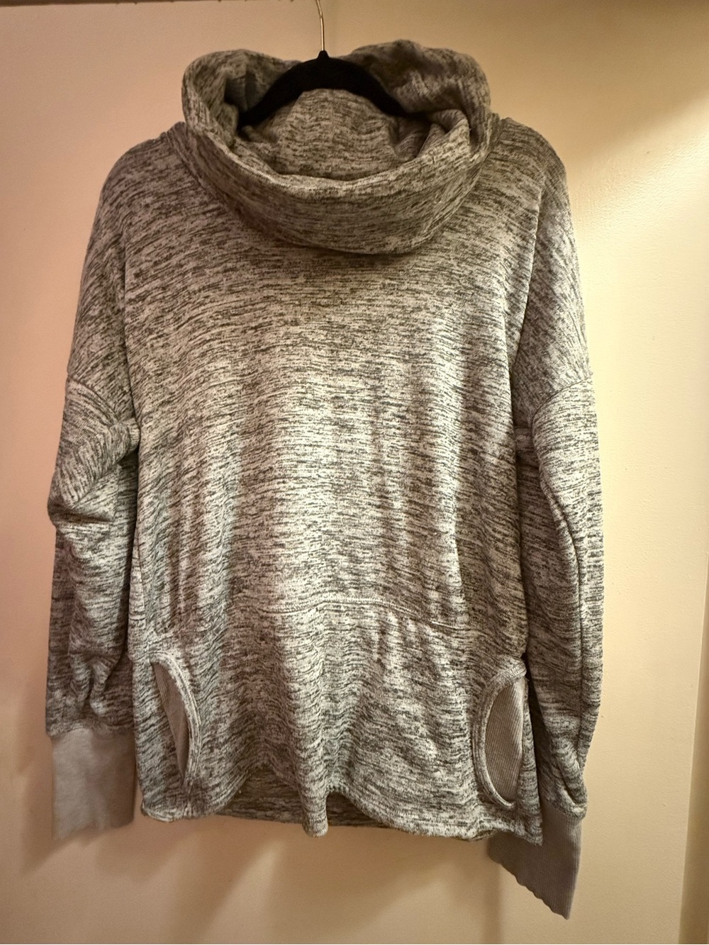 🦋 3/$25 🦋 Athleta Gray Marled Cowl Neck Women's Sweatshirt
